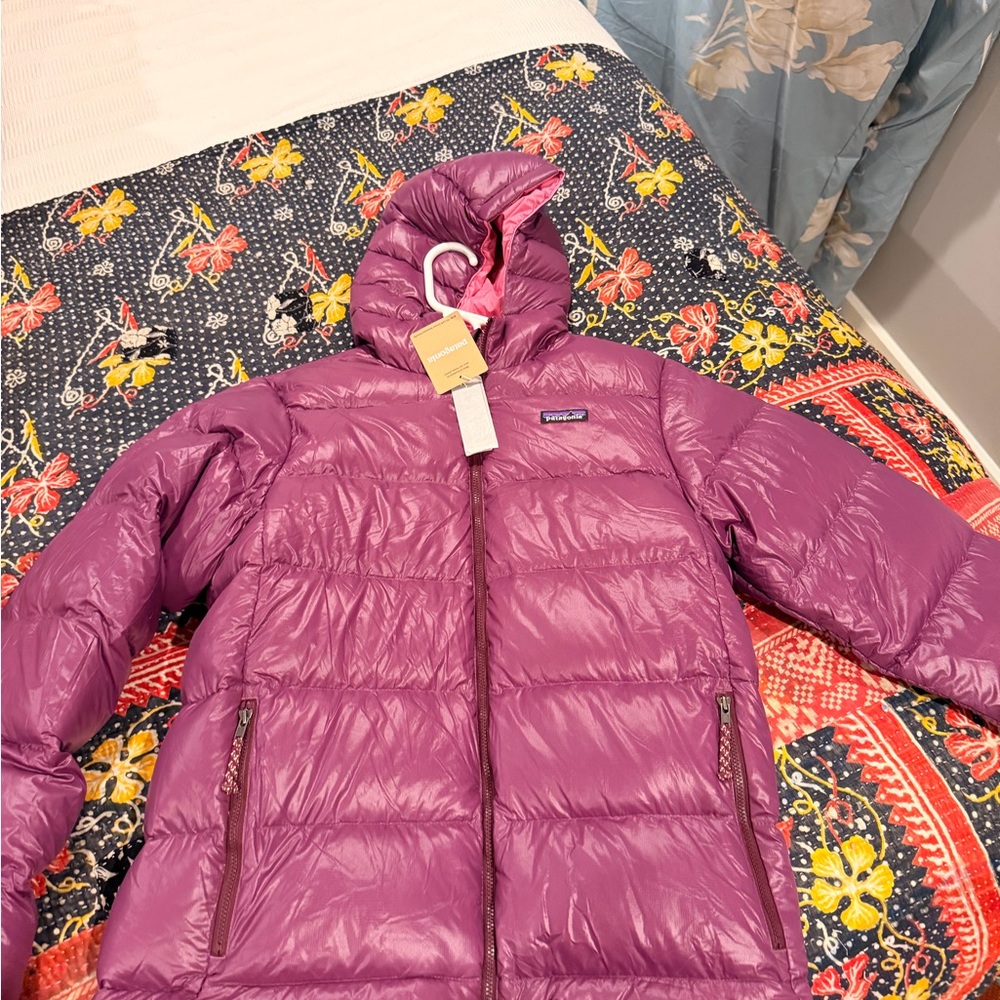 Patagonia Plum Down Sweater Hoody size 16/18 xxl childs